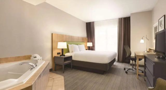 Двухместный люкс c 1 комнатой Country Inn & Suites by Radisson, Conyers, GA