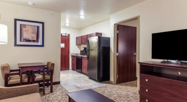 Семейный номер Standard Cobblestone Hotel & Suites - Hutchinson