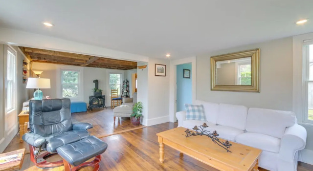 Rockland Home w/ Deck 5 Mins to Historic Downtown!, Забронировать Отель Отели Рокленда 3 звезды, рядом с Художественная галерея Carver Hill, 3*