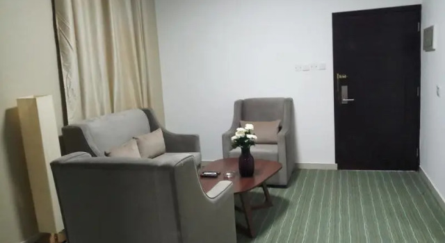 Одноместный полулюкс Classic Al Dyafa Hotel Suites