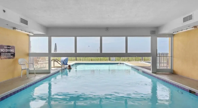 Апартаменты Beachfront Condo w/ Ocean Views + Pool Access + Beach Gear Emerald Isle 808 by Avantstay