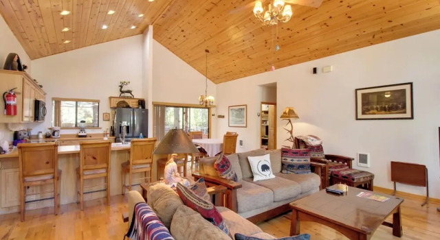 Scenic Deck + Horse Corral: Pinetop-lakeside Cabin