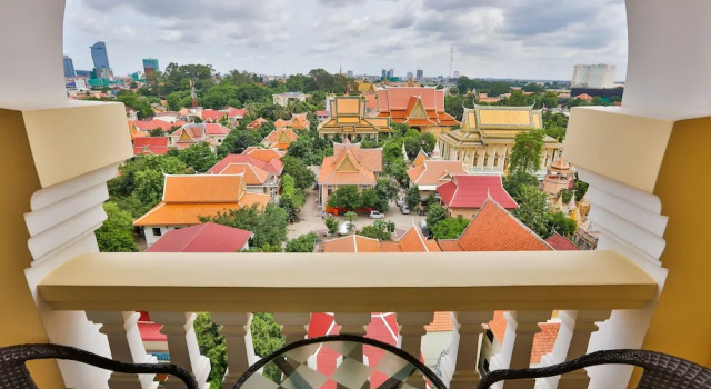 Двухместный номер Premier с балконом Palace Gate Hotel & Residence by EHM