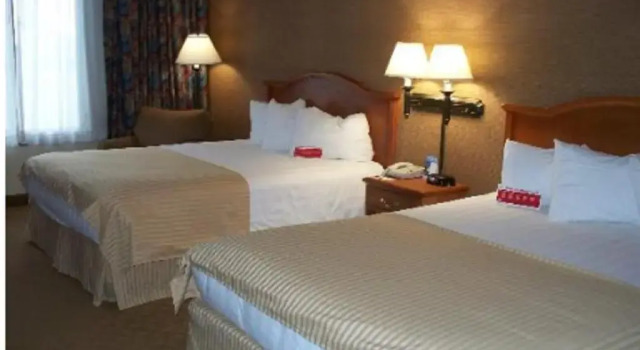 Четырёхместный номер Standard Ramada by Wyndham Watertown Thousand