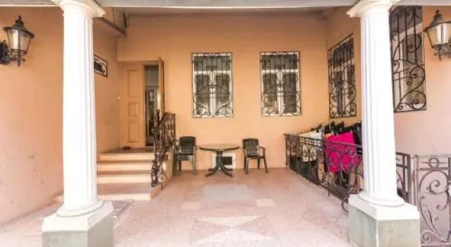 Guest House Parnavaz Mepe, Book Guesthouse Batumi 