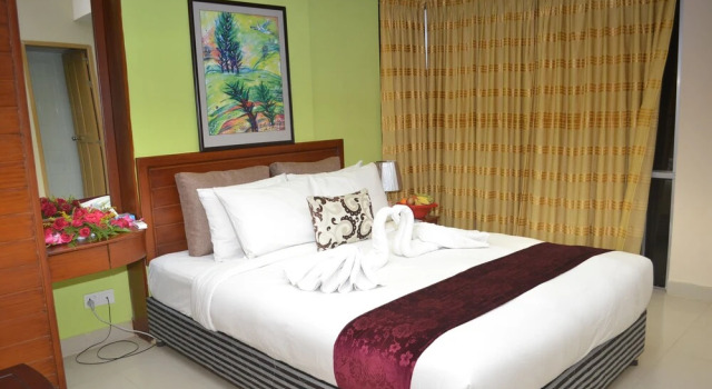 Lighthouse Family Retreat, Book Hotel Hoteller i Chittagong med parkering, Parkering