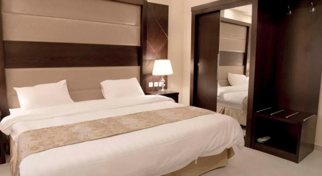 Апартаменты с 3 комнатами Rolana Furnished Apartments
