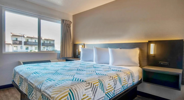 Motel 6 Santa Fe, Забронировать Мотель Отели Нью-Мексико с бассейном, Бассейн