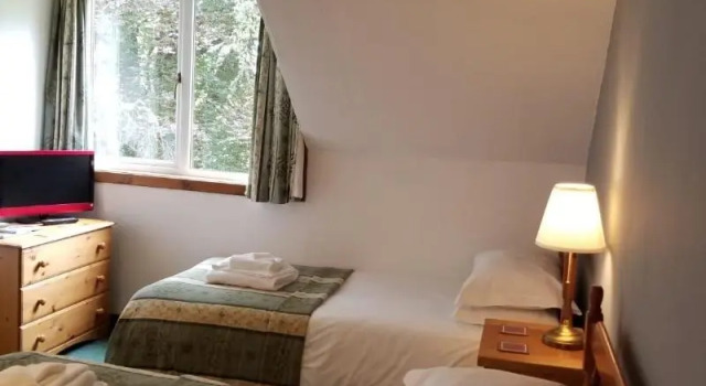 Glenan Lodge Guest House, Rezervați Pensiune Tomatin Highlands
