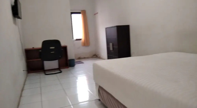 Camera Deluxe Wisma Anton Soedjarwo
