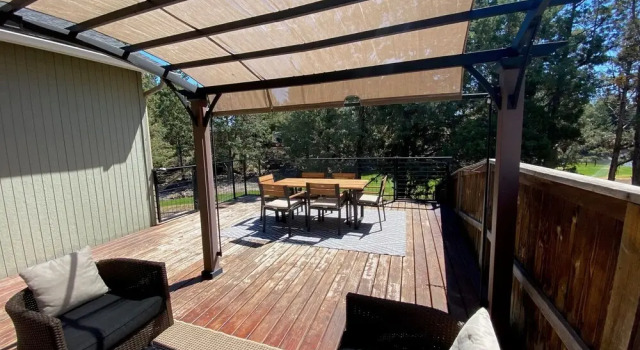 Коттедж с 3 комнатами Beaumont 3 Bedroom Home by RedAwning