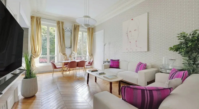 Charming 2br/4p - Georges V / Champs-elysees, Забронировать Апарт-отель Отели Парижа с парковкой, рядом с Свято-Троицкий собор и Русский православный духовно-культурный центр, Парковка