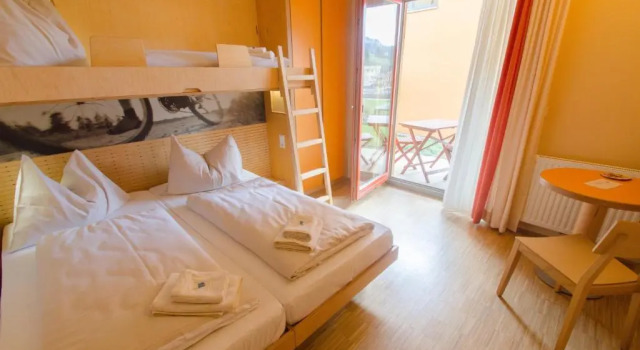 Трёхместный номер Standard с балконом JUFA Hotel Deutschlandsberg