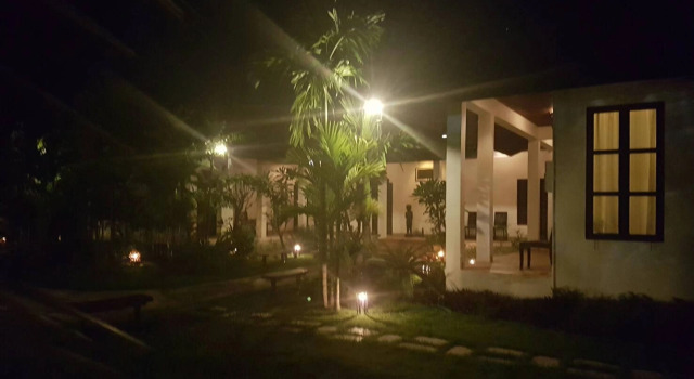 Villa Thakhek, Забронировать Вилла Недорогие отели Тхакхэк, недорого