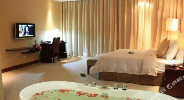 Двухместный люкс Business Grace Garden Hotel