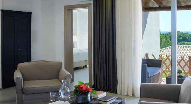 Люкс с 2 комнатами с видом на море Movenpick Resort Agios Nikolaos Sivota