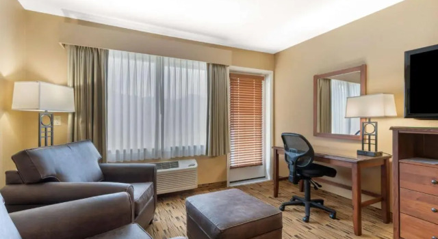 Номер Standard с балконом и с видом на реку Best Western Plus Columbia River Inn