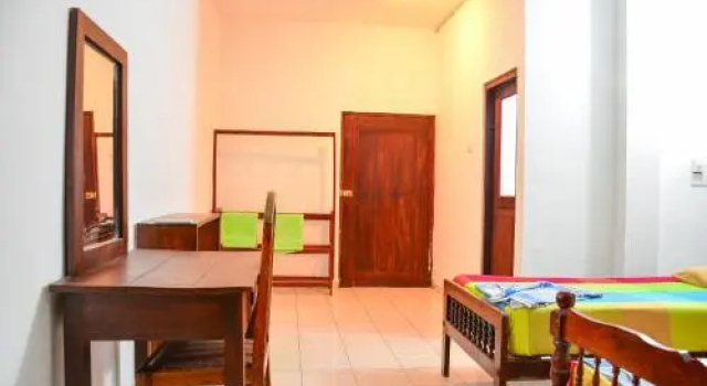 Athula Hikka beach Guesthouse, Забронировать Отель Хиккадува Округ Галле