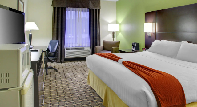 Люкс Holiday Inn Express & Suites Cross Lanes by IHG
