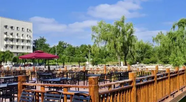 China Film Film and Drama Hotel, Book Hotel Hoteller i Beijing Province med parkering, Parkering
