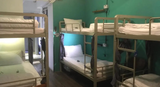 Кровать в общем номере (женский номер) Hop Inn