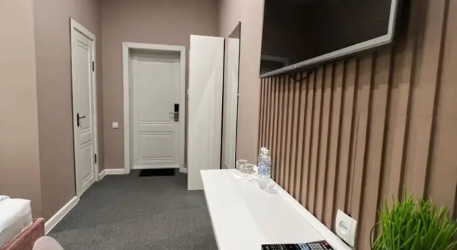 Hotel Nomad (Номад)