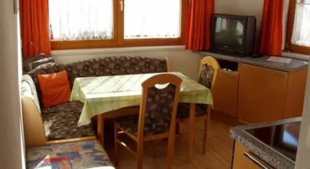 Chasa Sasella, Book Hotel Samnaun 