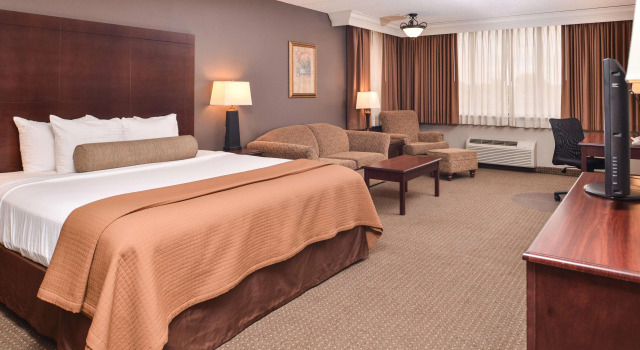 Best Western Plus Kelly Inn, Varaa Hotelli Hotellit Minnesota pysäköinnillä, Pysäköinti