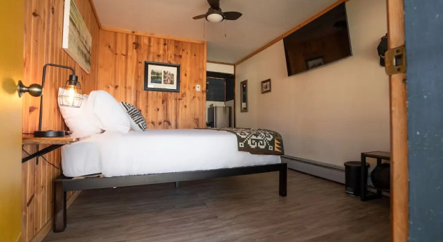Columbia Point Resort, Rezerwuj Ośrodek wypoczynkowy Kettle Falls Waszyngton