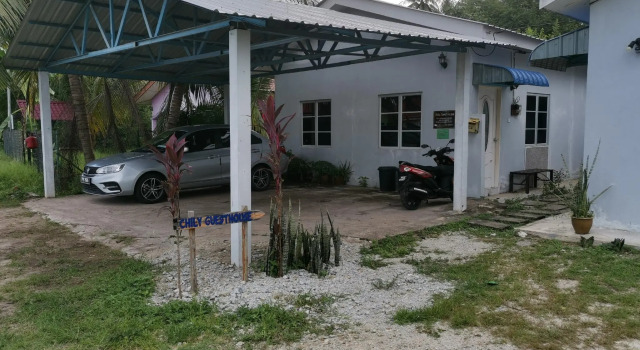 OYO HOME 90308 Chily Guest House, Rezerwuj Pensjonat Pantai Cenang 