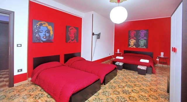 Четырёхместный номер Standard B&B Colors