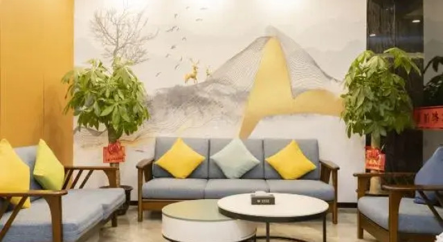 Liuzhou Baodu Hotel (Xijiang Road Century High School)