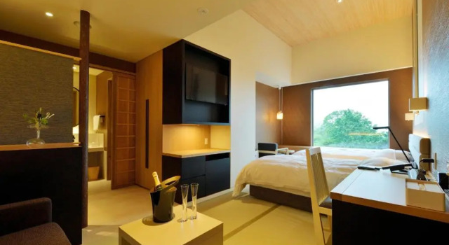 The Chelsea Breath, Book Hotel Hoteller i Shikoku med parkering, Parkering