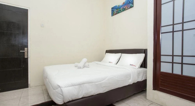 Sky Inn Syariah Mastrip 1 Surabaya by Reddoorz