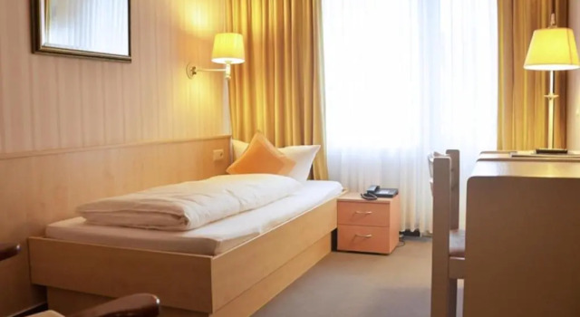 Hotel das Miramar, Забронировать Отель Отели Боркум с бассейном, рядом с Оздоровительный центр и аквапарк "Гецайтенланд", Бассейн