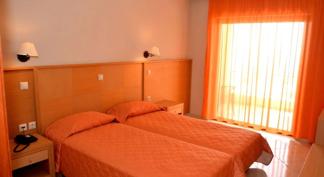 Двухместный номер Standard с балконом Evia Hotel & Suites