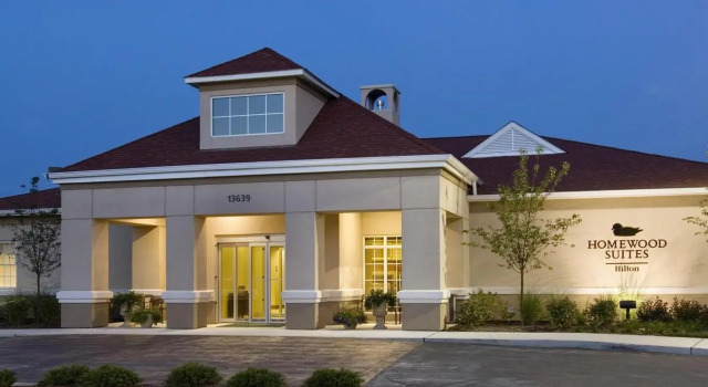 Larkspur Landing Extended Stay Suites St Louis Riverport, Забронировать Отель Отели Мэриленд-Хайтс с бассейном, рядом с Голливуд Казино Сейнт Луис, Бассейн
