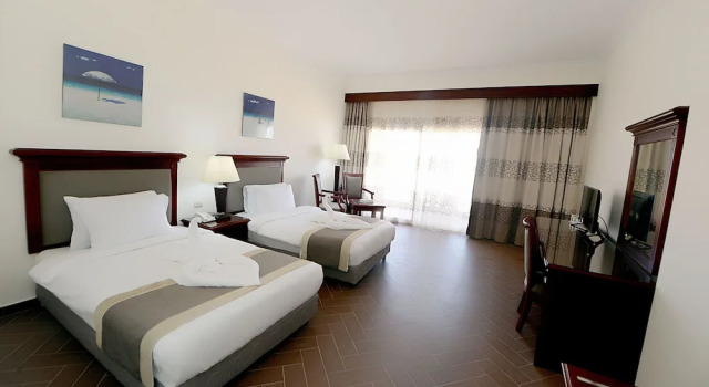Savanna Empire Hotel and Resort Spa, Rezerwuj Ośrodek wypoczynkowy Hotele w Ataqah z basenem, Basen