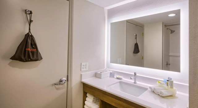 Номер Standard Holiday Inn Express Hotel & Suites Wake Forest - Raleigh North by IHG