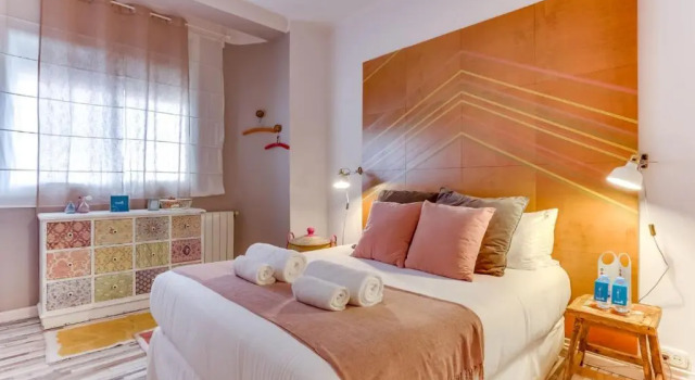 Sweet Inn Apartment - Charming Plaza Molina, Забронировать Апартаменты/квартира Сериа – Сен-Жервази Барселона, рядом с Jove Regina Theatre