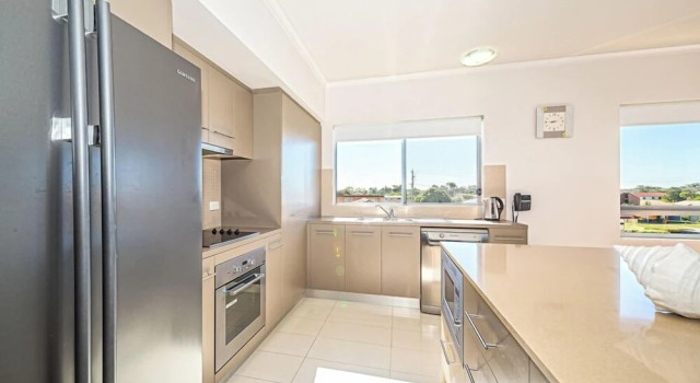Апартаменты с 2 комнатами с балконом On the Bay Apartments