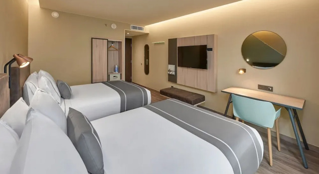 Четырёхместный номер Standard с частичным видом на океан City Express Plus by Marriott Ensenada