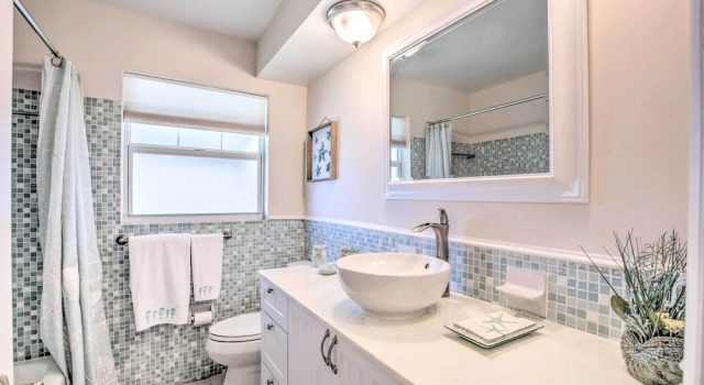 Коттедж Cape Coral Waterfront Getaway w/ Pool & Dock!