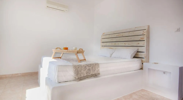 Krios Luxury Suites, Prenota Affittacamere Hotel a Paro con piscina, Piscina