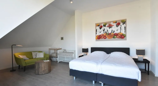 Modern 6-person Villa in a Quiet Spot in the Middle of Nature, Rezerwuj Willa Hotele w Veluwe z parkingiem, Parking