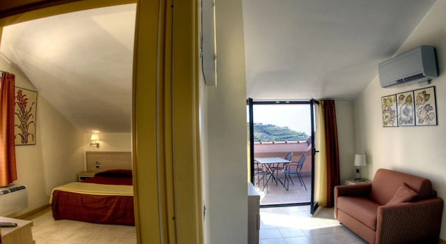 Appartamenti Castellaro, Buchen Sie Ferienwohnung Castellaro Blumenriviera