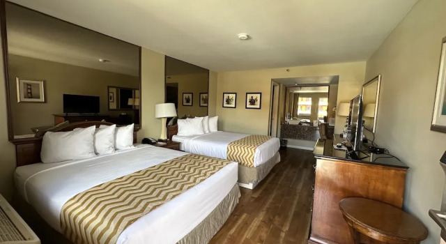 Четырёхместный номер Standard с балконом Travelodge by Wyndham Reno