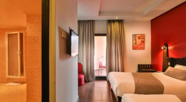 Camera tripla Standard Red Hotel