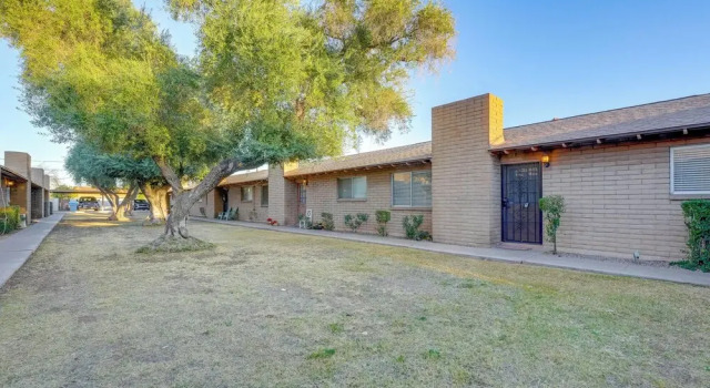 Walk to Conveniences: Tempe Condo w/ Pool!, Забронировать Апартаменты/квартира Пруд в Темпе 