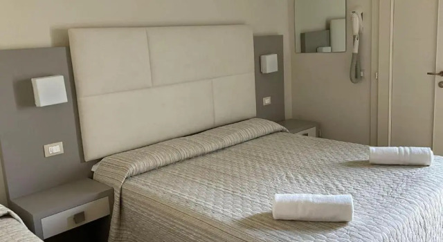 Hotel Vera, Забронировать Отель Отели Чезенатико с парковкой, Парковка